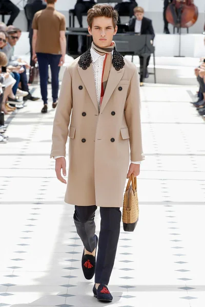 Look 36